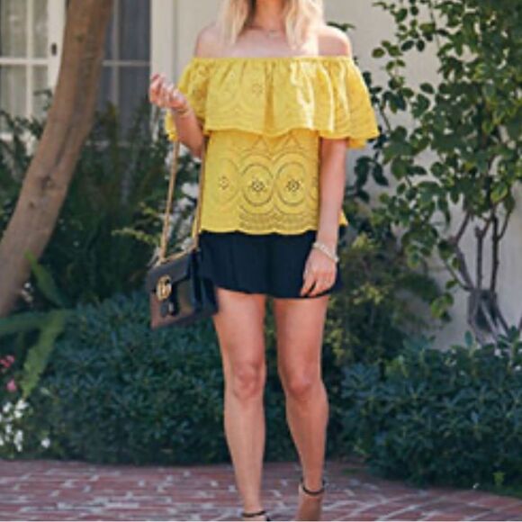 Cupcakes And Cashmere Women’s Davy Off The Shoulder Eyelet Top, Size XS, NWT - Picture 2 of 10